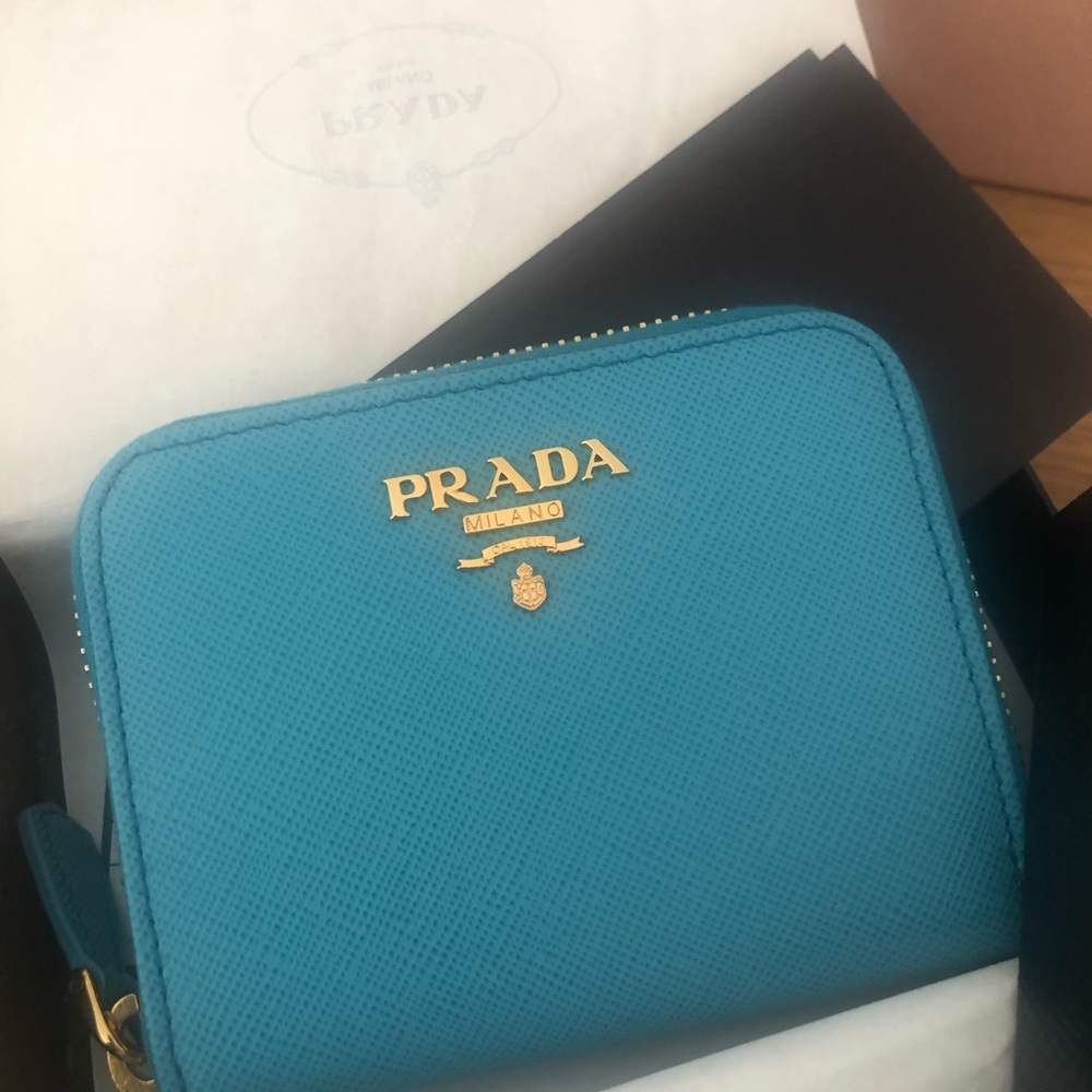 Authentic NWT Prada coin/card case